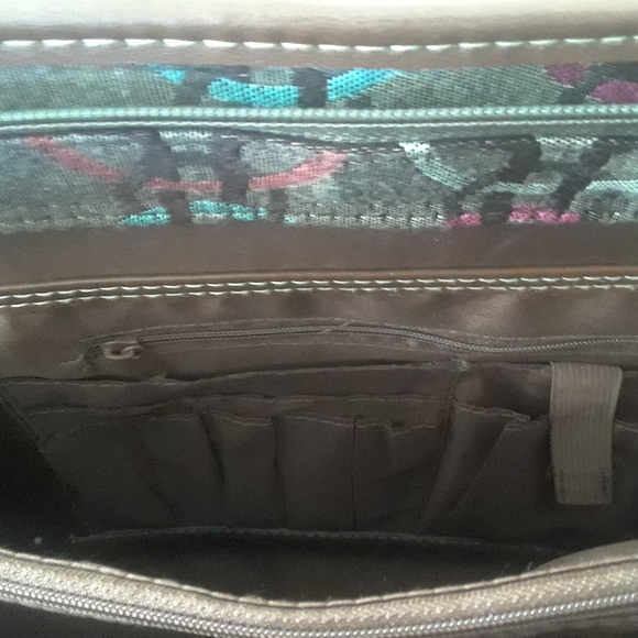 Brown Leather Embroidered Handbag with Cosmetic Bag - Picture 6 of 7